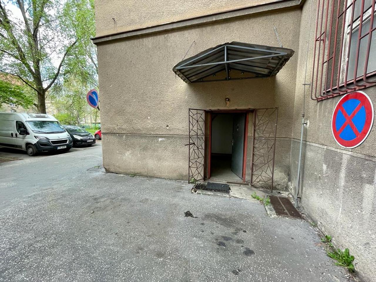 Pronájem nebytového prostoru, 174 m² obrázek
