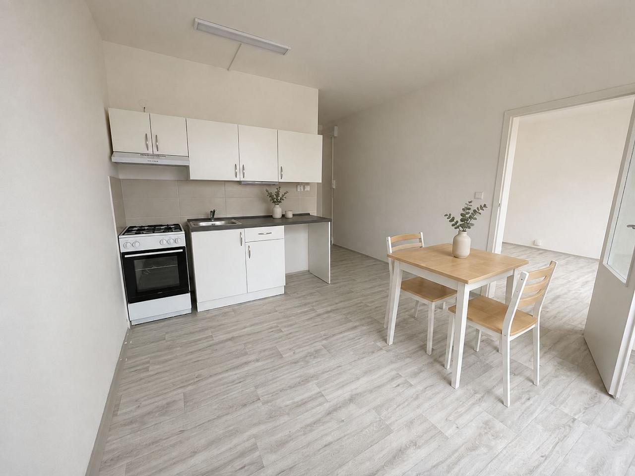 Pronájem bytu 1+1, 37 m² obrázek