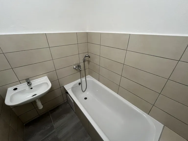 Pronájem bytu 2+1, 61 m² obrázek
