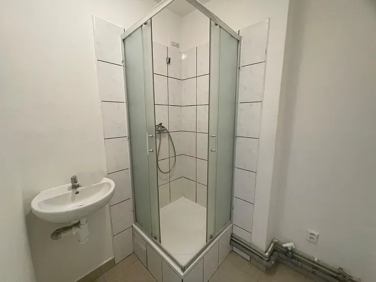 Pronájem bytu 1+kk, 35 m² obrázek