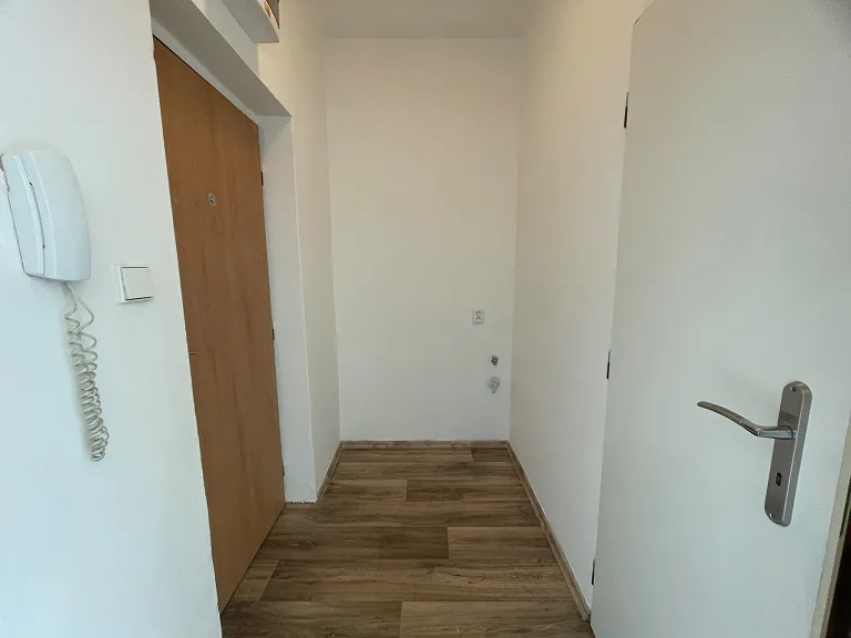 Pronájem bytu 1+1, 33 m² obrázek