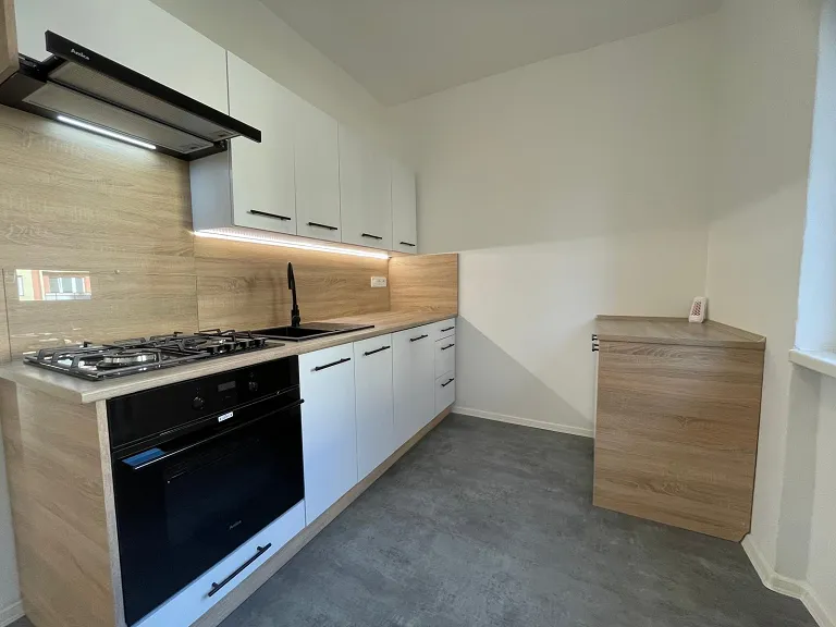 Pronájem bytu 3+1, 70 m² obrázek