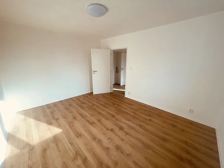 Pronájem bytu 1+1, 32 m² obrázek