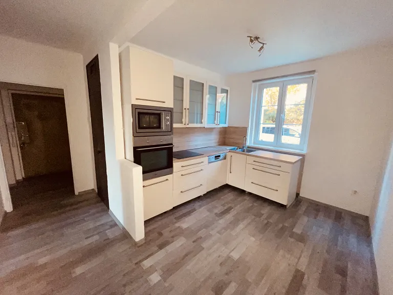 Pronájem bytu 3+1, 86 m² obrázek